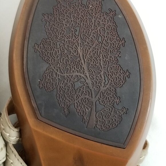 EARTH Slip-On Rhinestone and Stud Strappy Low Heel Sandals Khaki Size 7 ~ 4354 - Picture 8 of 12